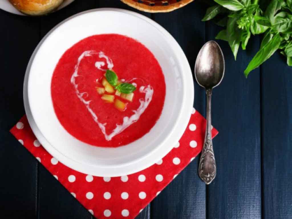 ჭარხლის წვნიანი - გემრიელი, სასარგებლო და იაფი კერძი